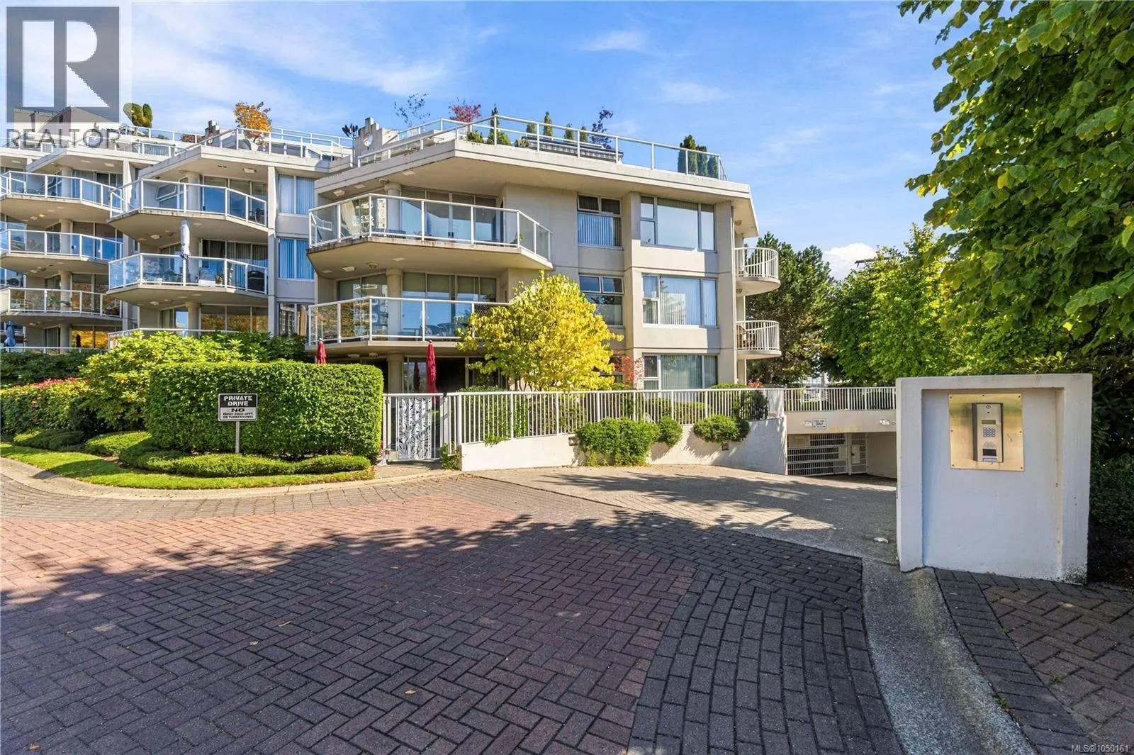 402 158 Promenade Dr