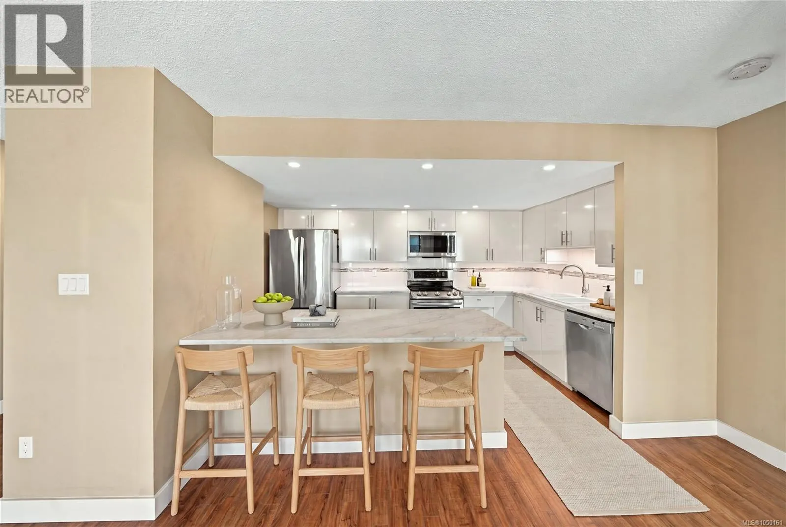 402 158 Promenade Dr