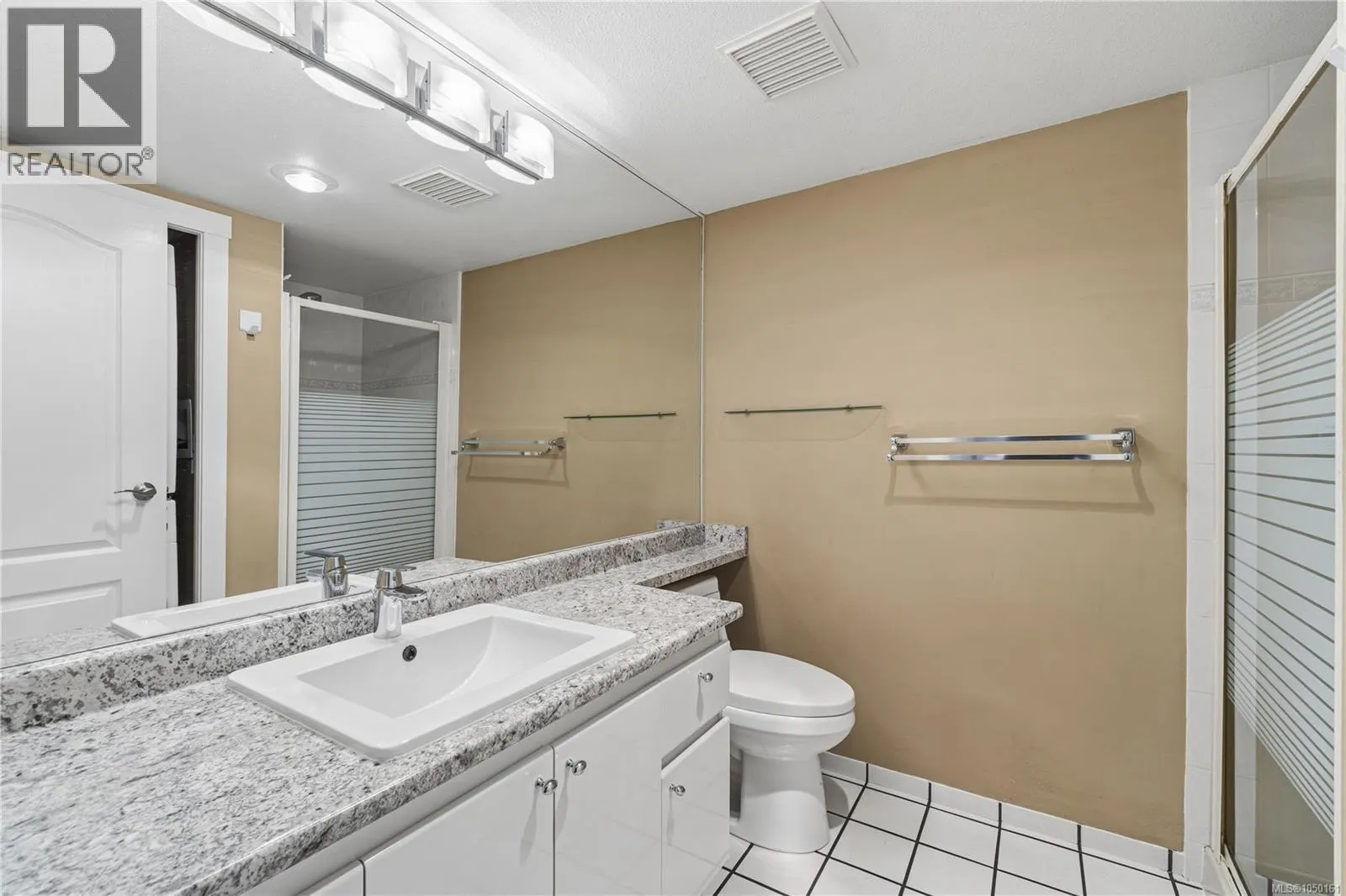 402 158 Promenade Dr