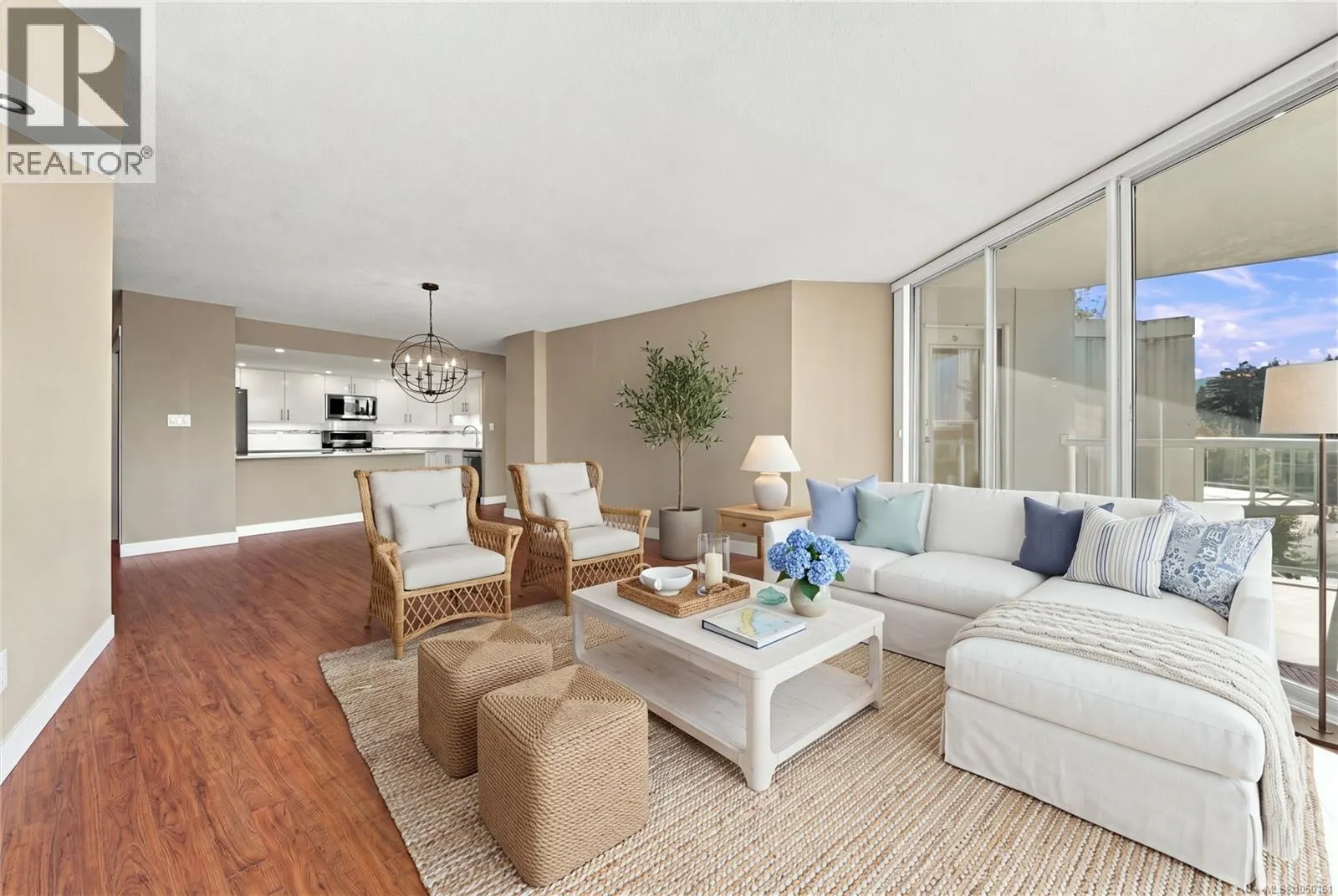 402 158 Promenade Dr