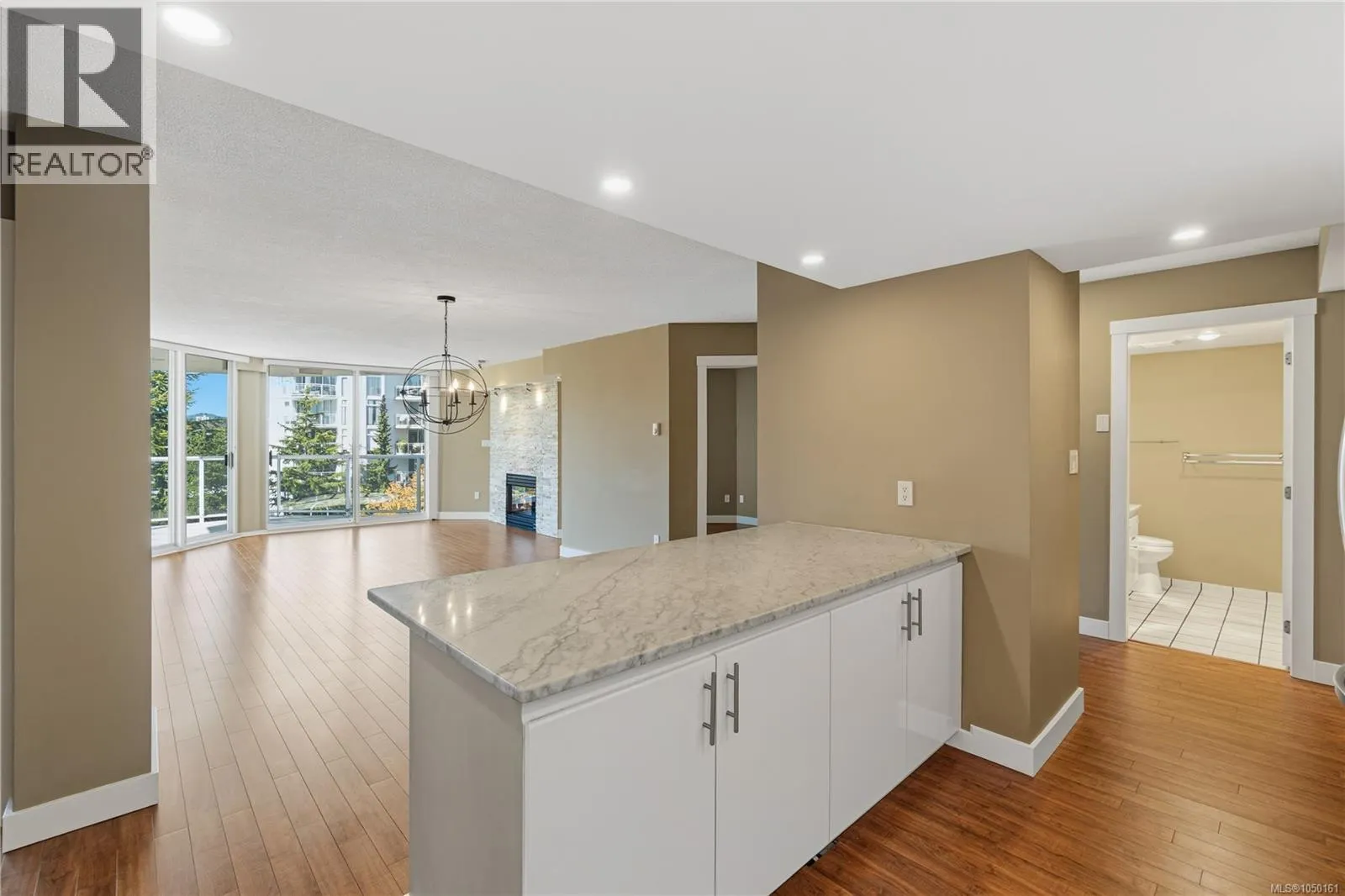 402 158 Promenade Dr