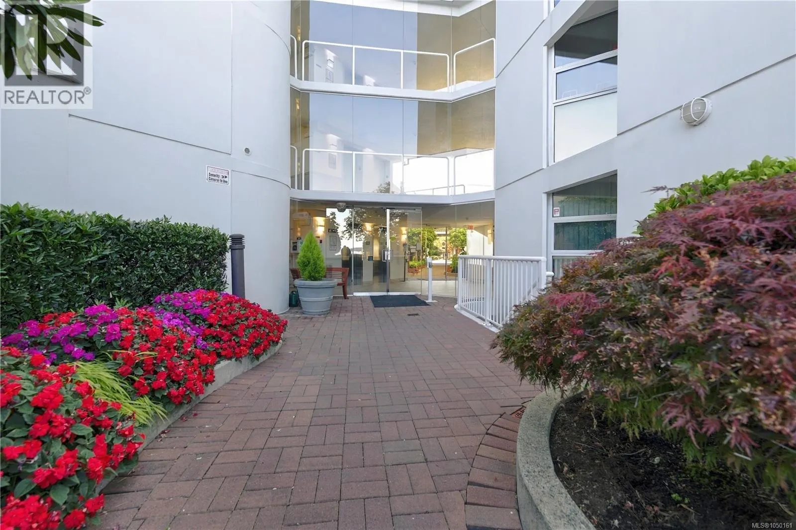 402 158 Promenade Dr