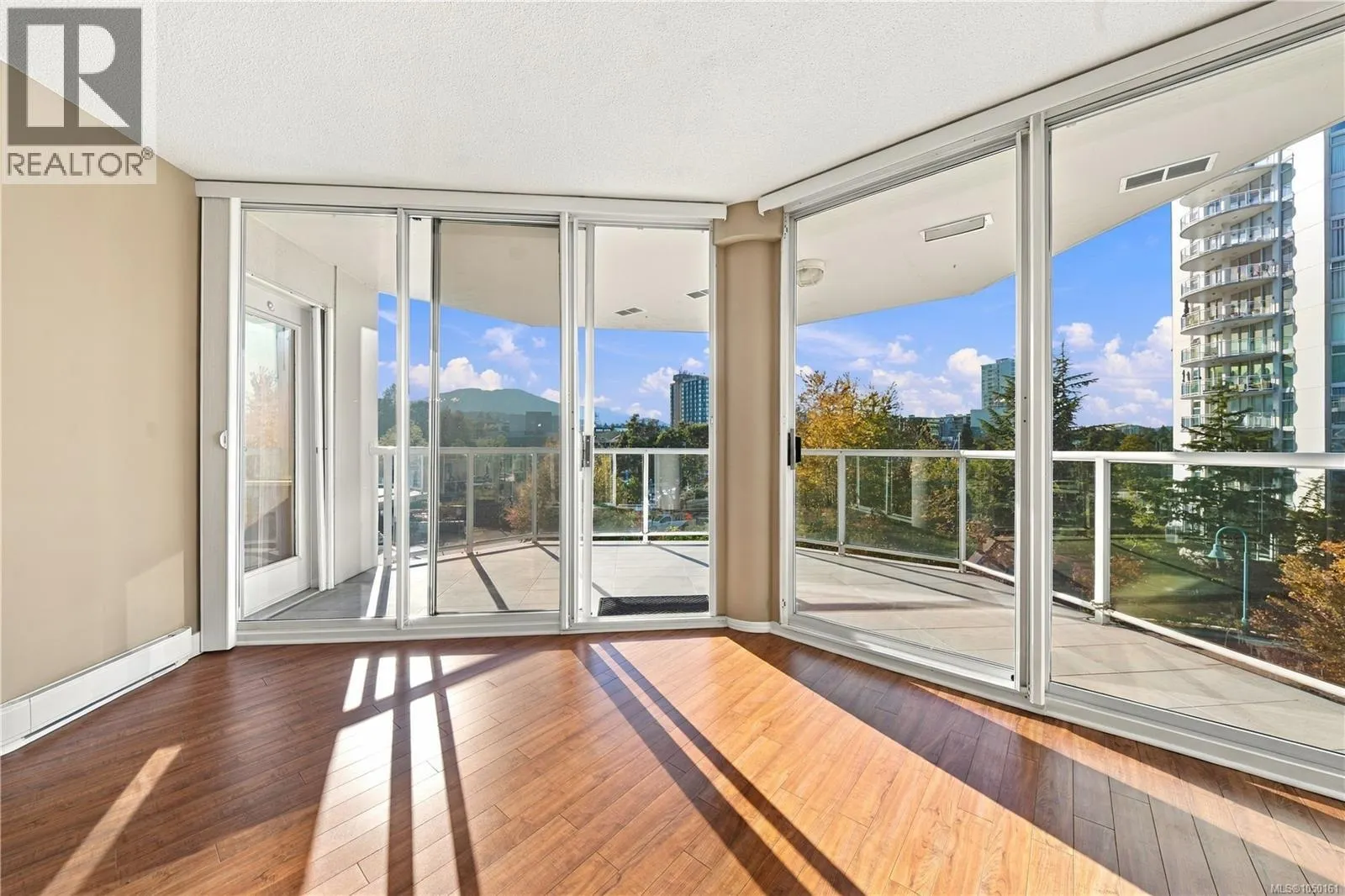 402 158 Promenade Dr