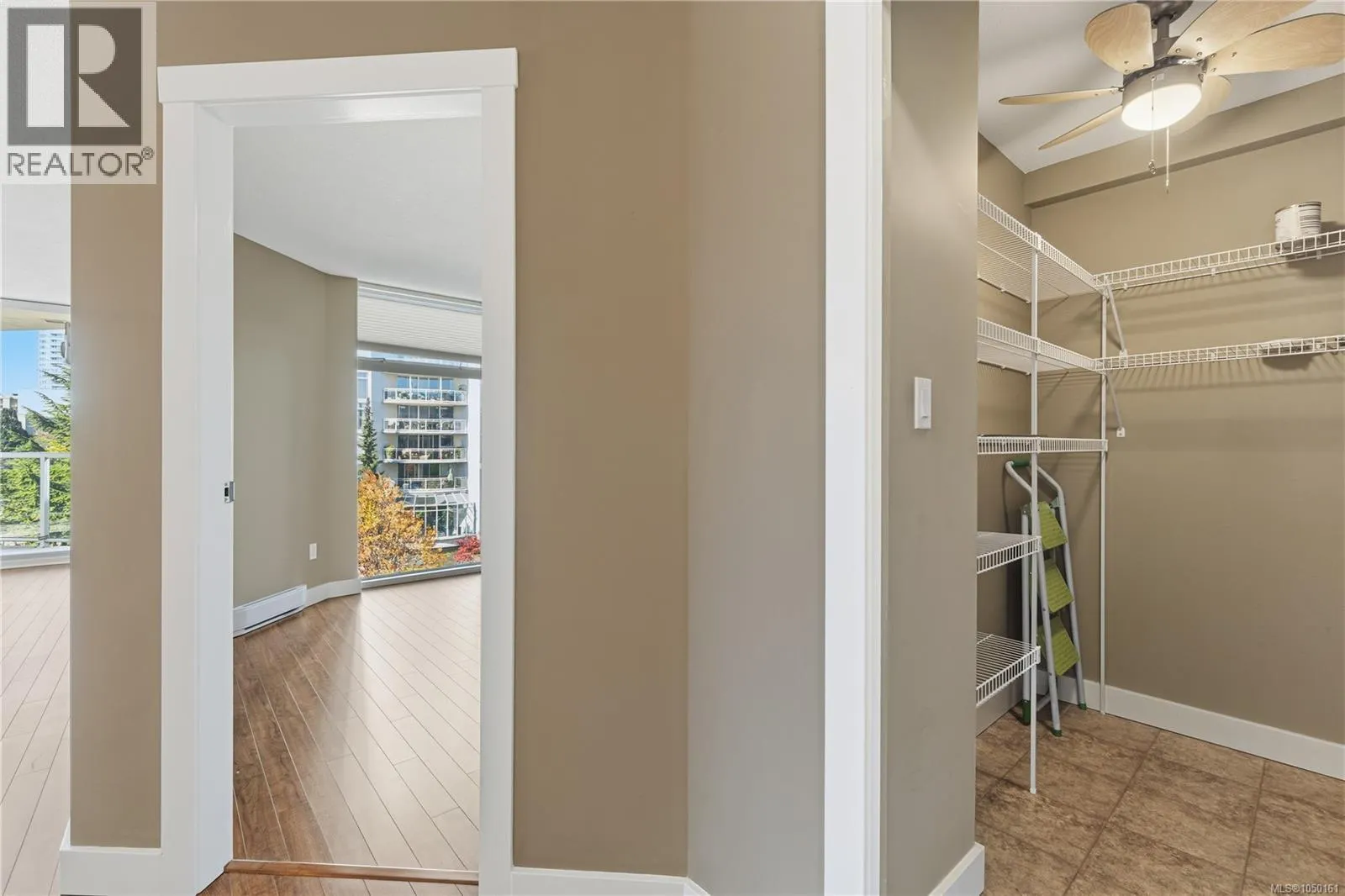 402 158 Promenade Dr