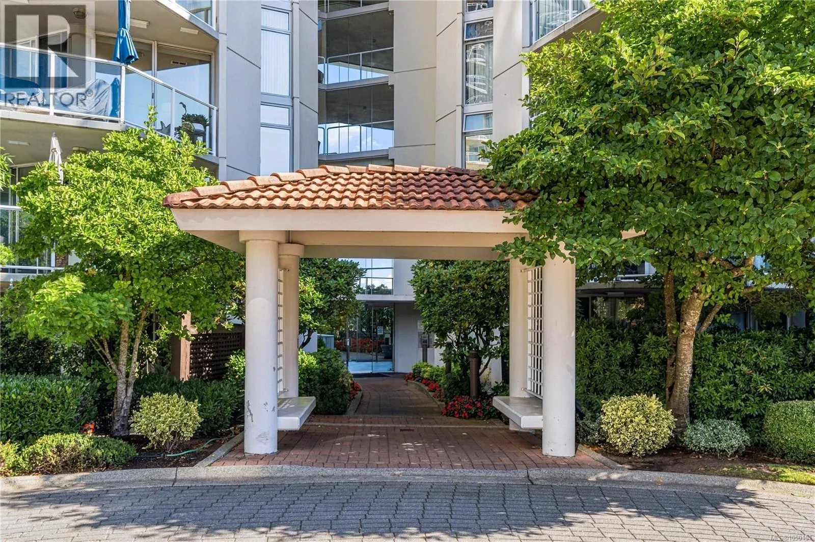 402 158 Promenade Dr
