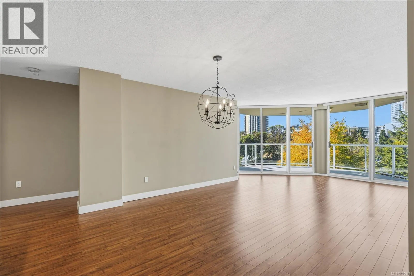 402 158 Promenade Dr