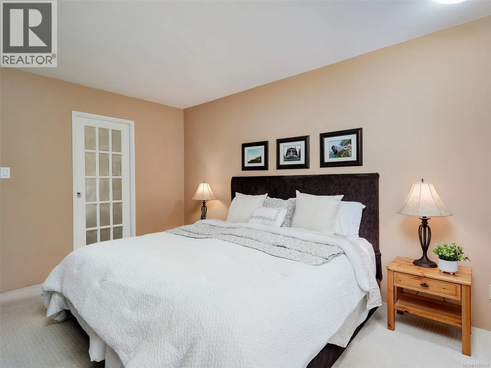 4290 Eastridge Cres