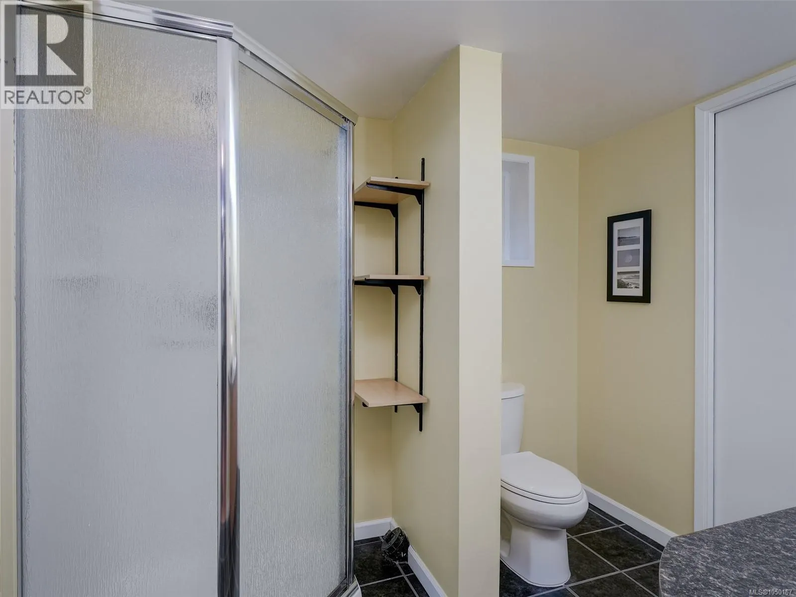 4290 Eastridge Cres