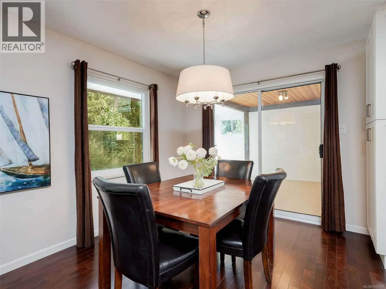 4290 Eastridge Cres