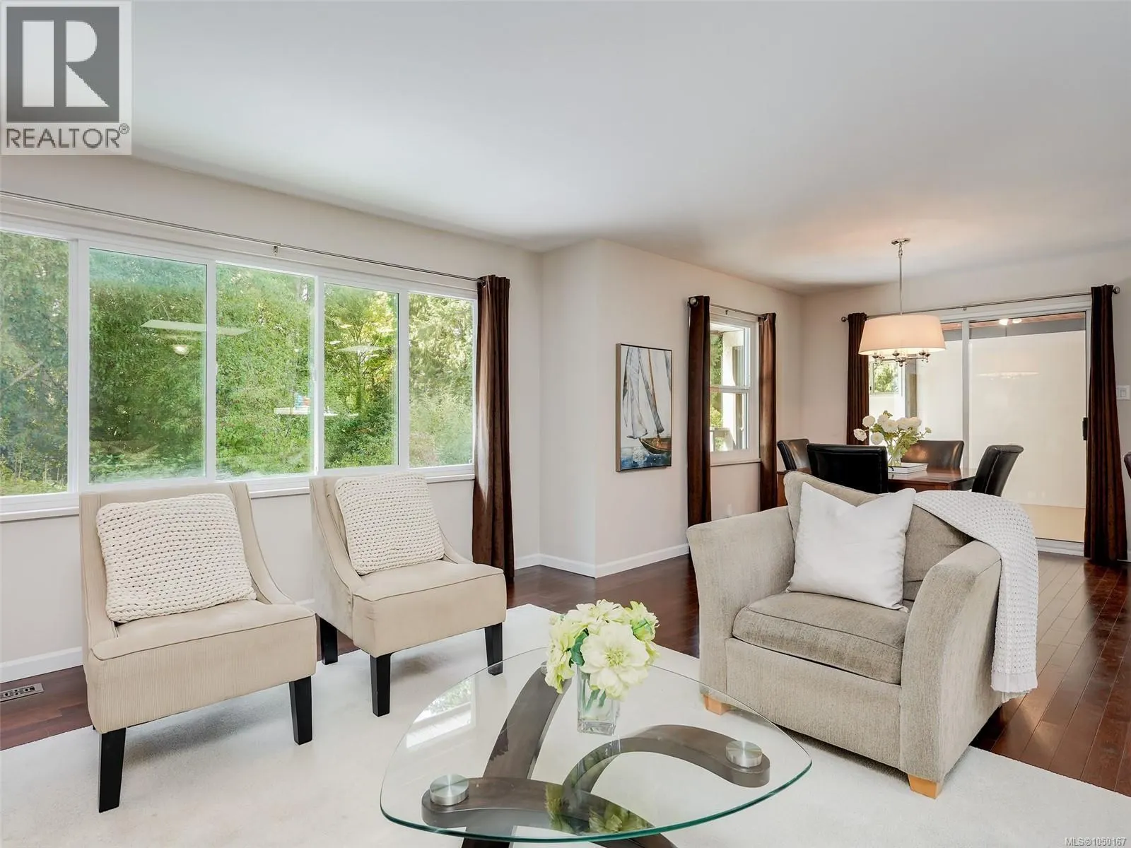 4290 Eastridge Cres
