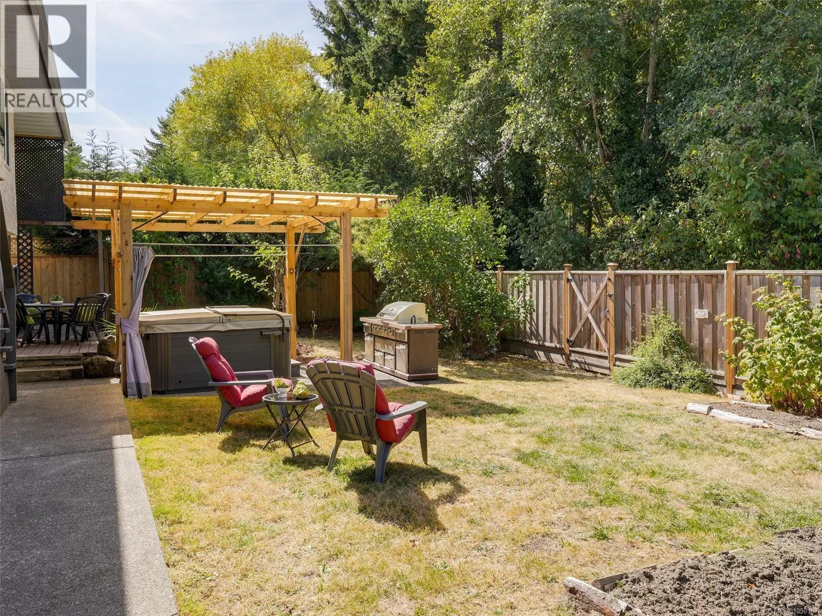 4290 Eastridge Cres