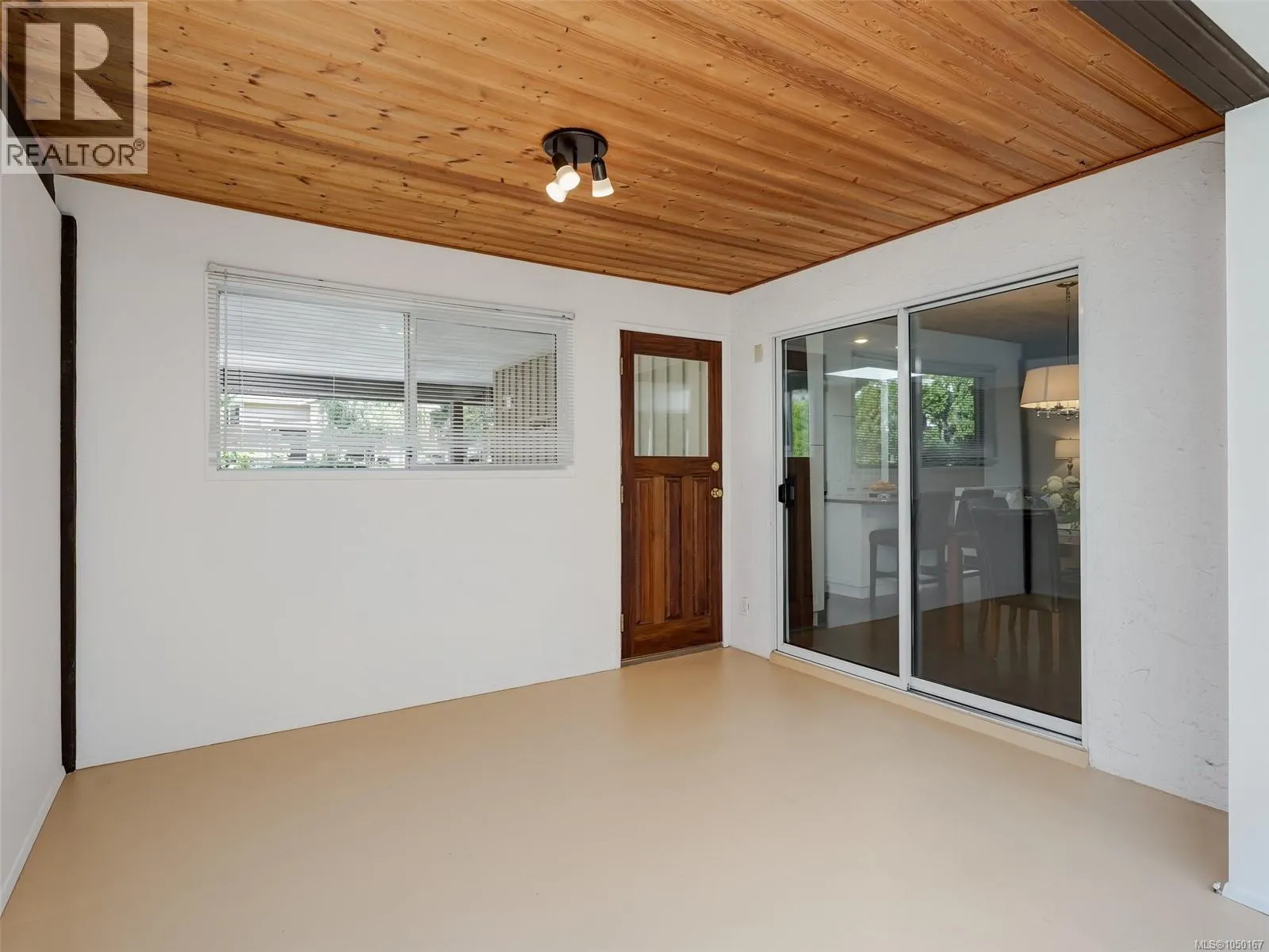4290 Eastridge Cres