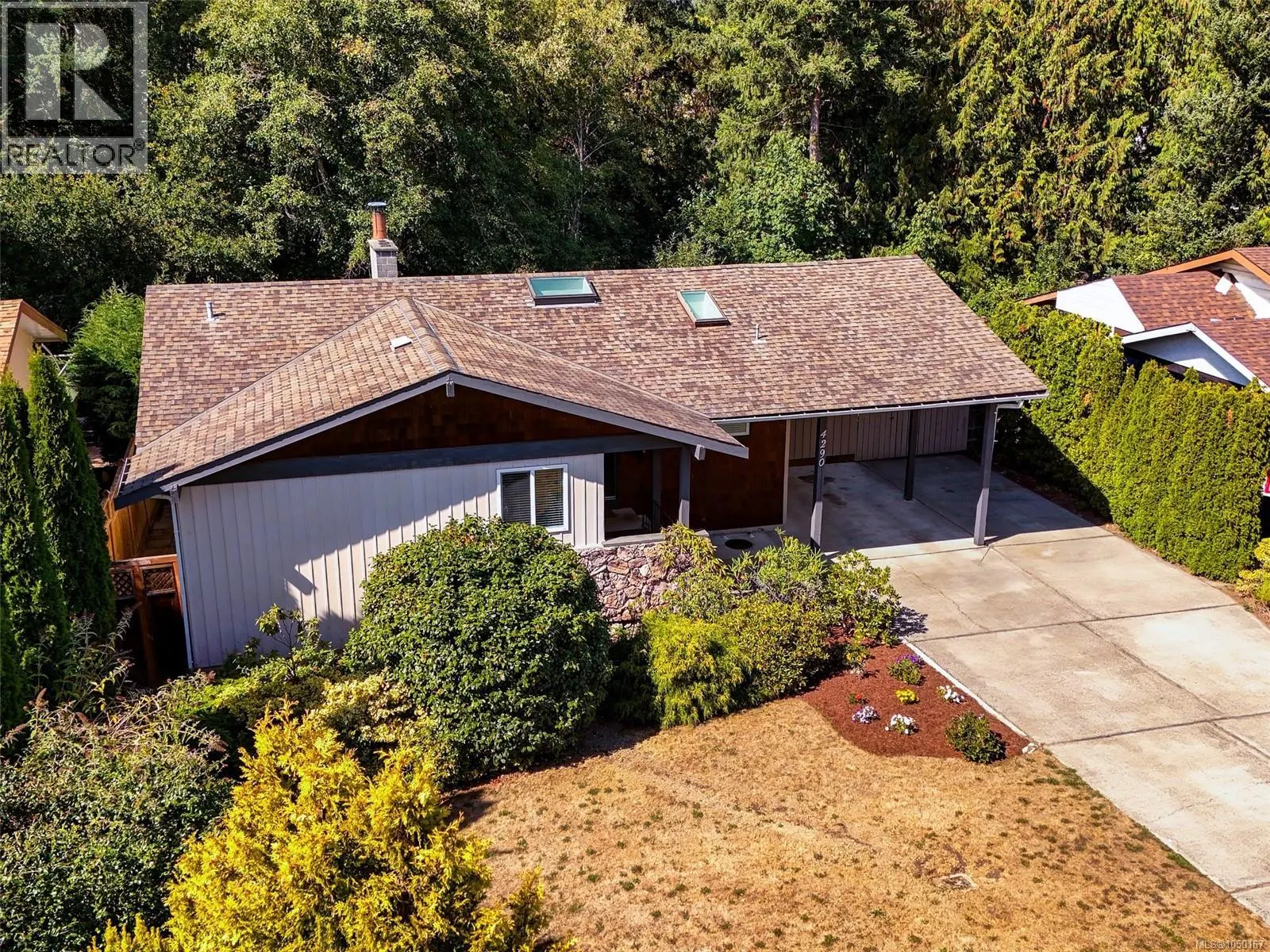 4290 Eastridge Cres