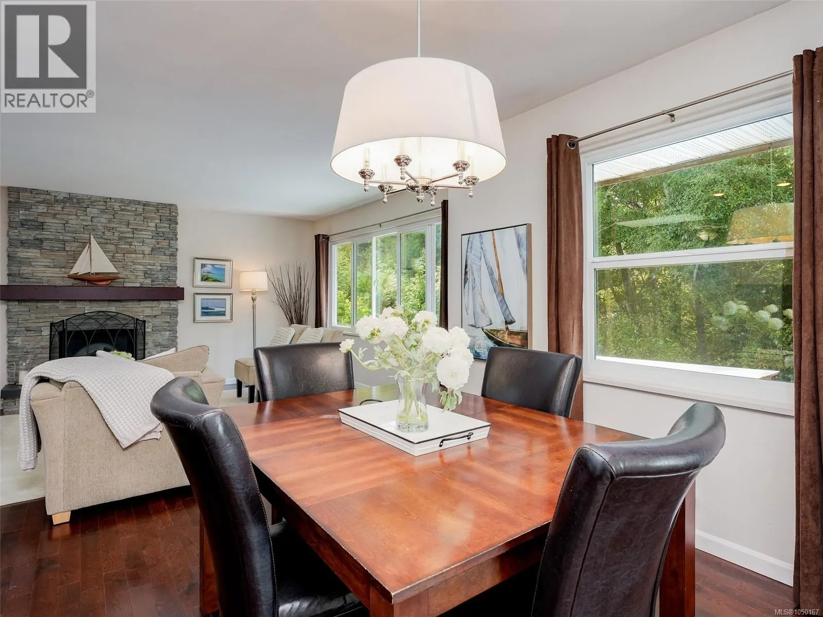 4290 Eastridge Cres