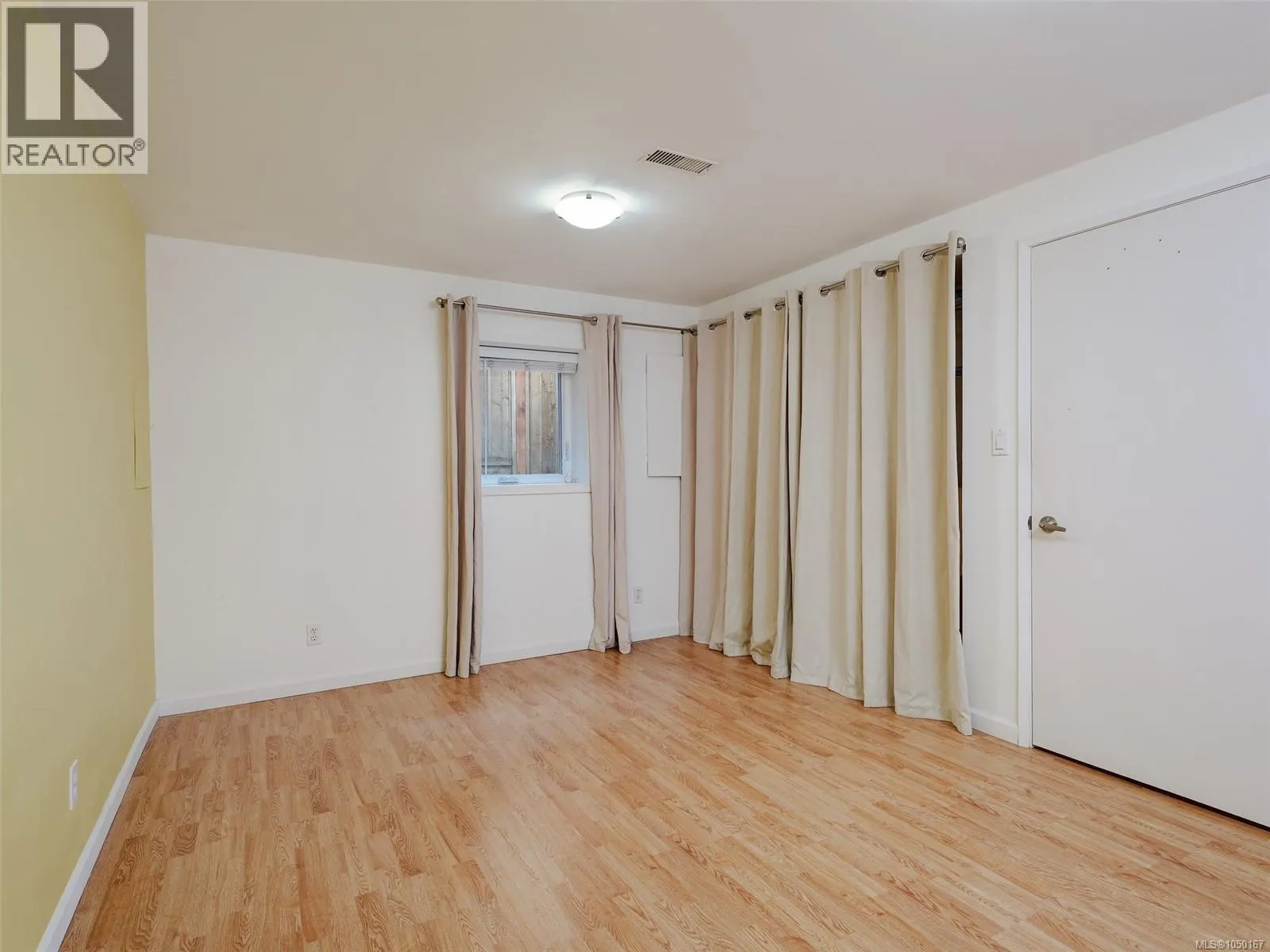 4290 Eastridge Cres