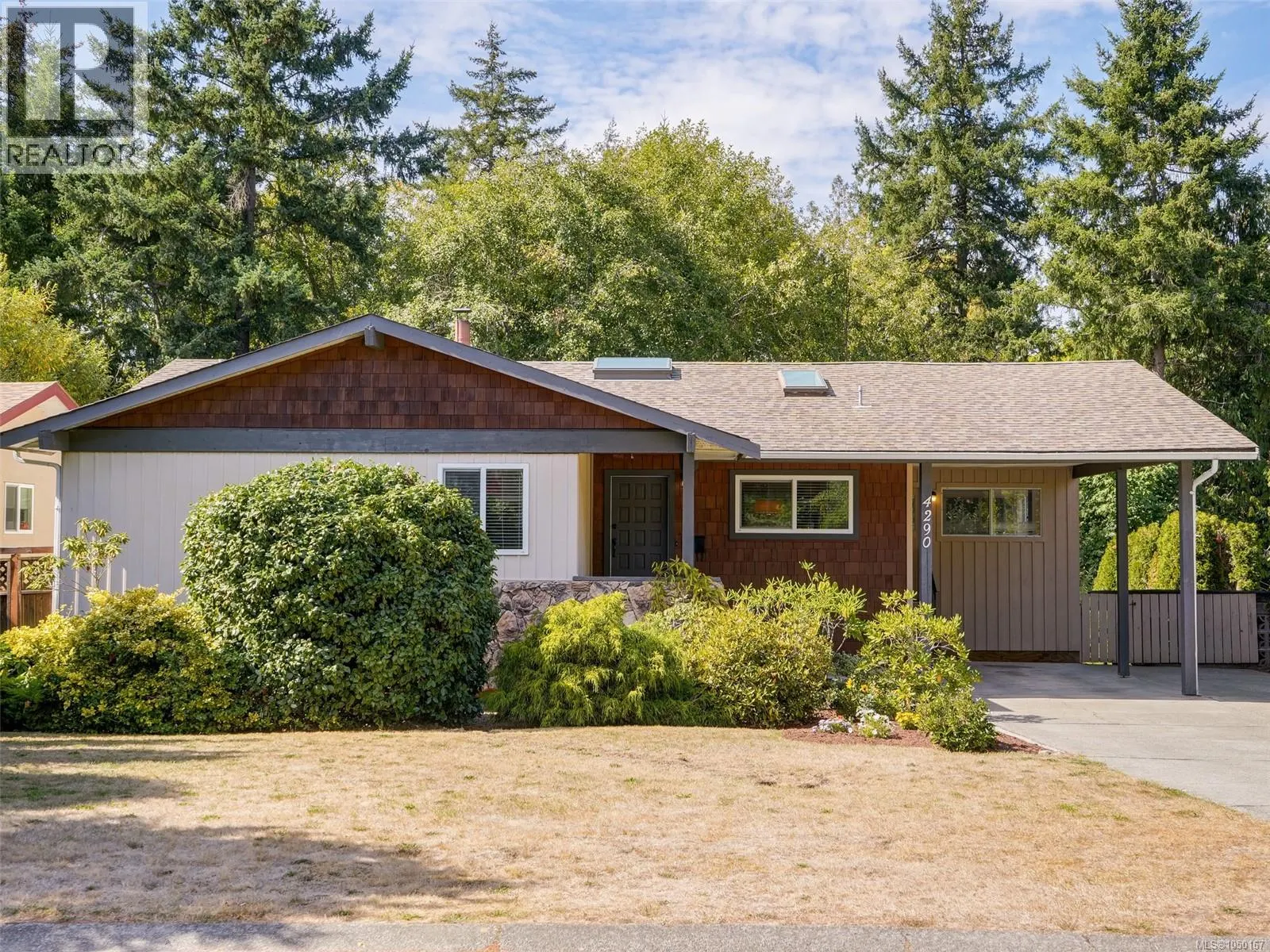 4290 Eastridge Cres