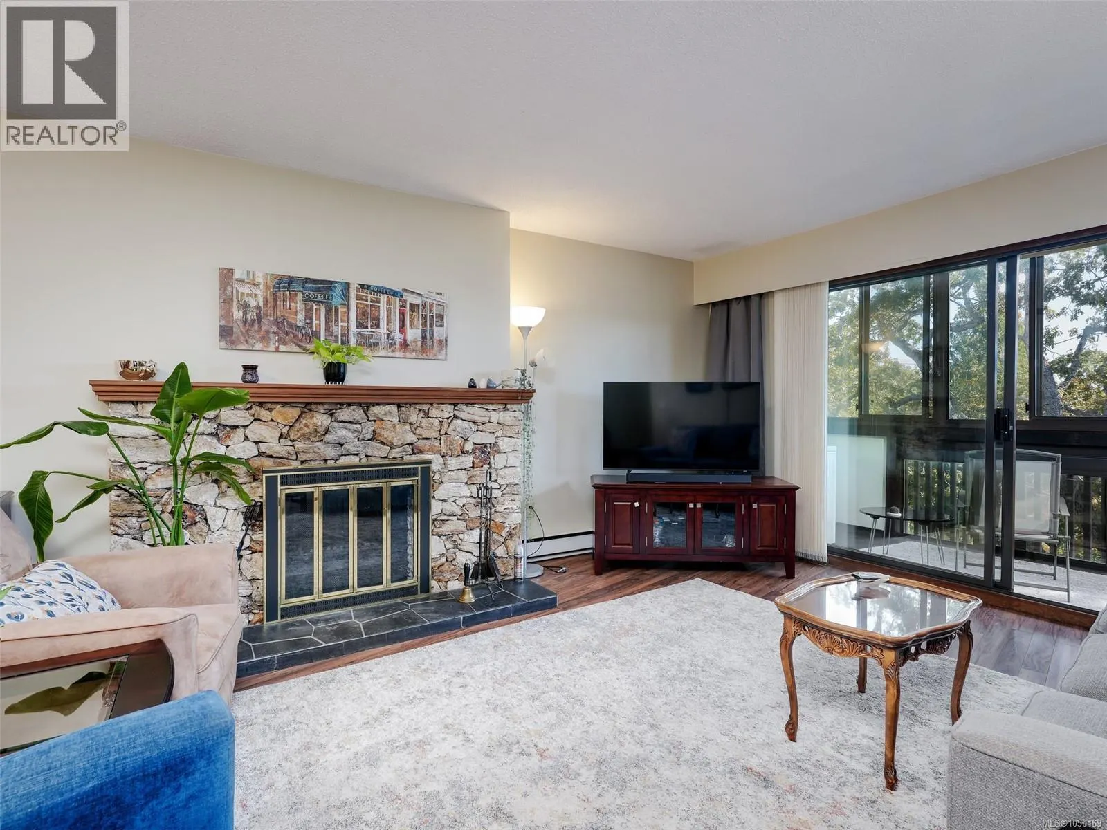 312 3962 Cedar Hill Rd