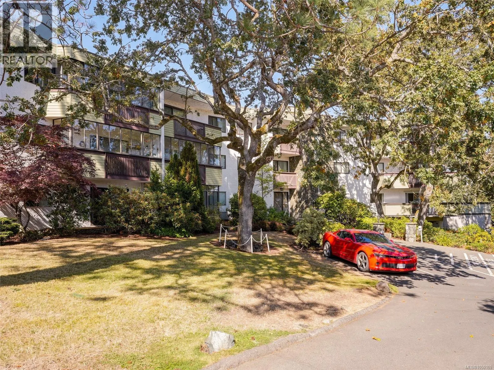 312 3962 Cedar Hill Rd
