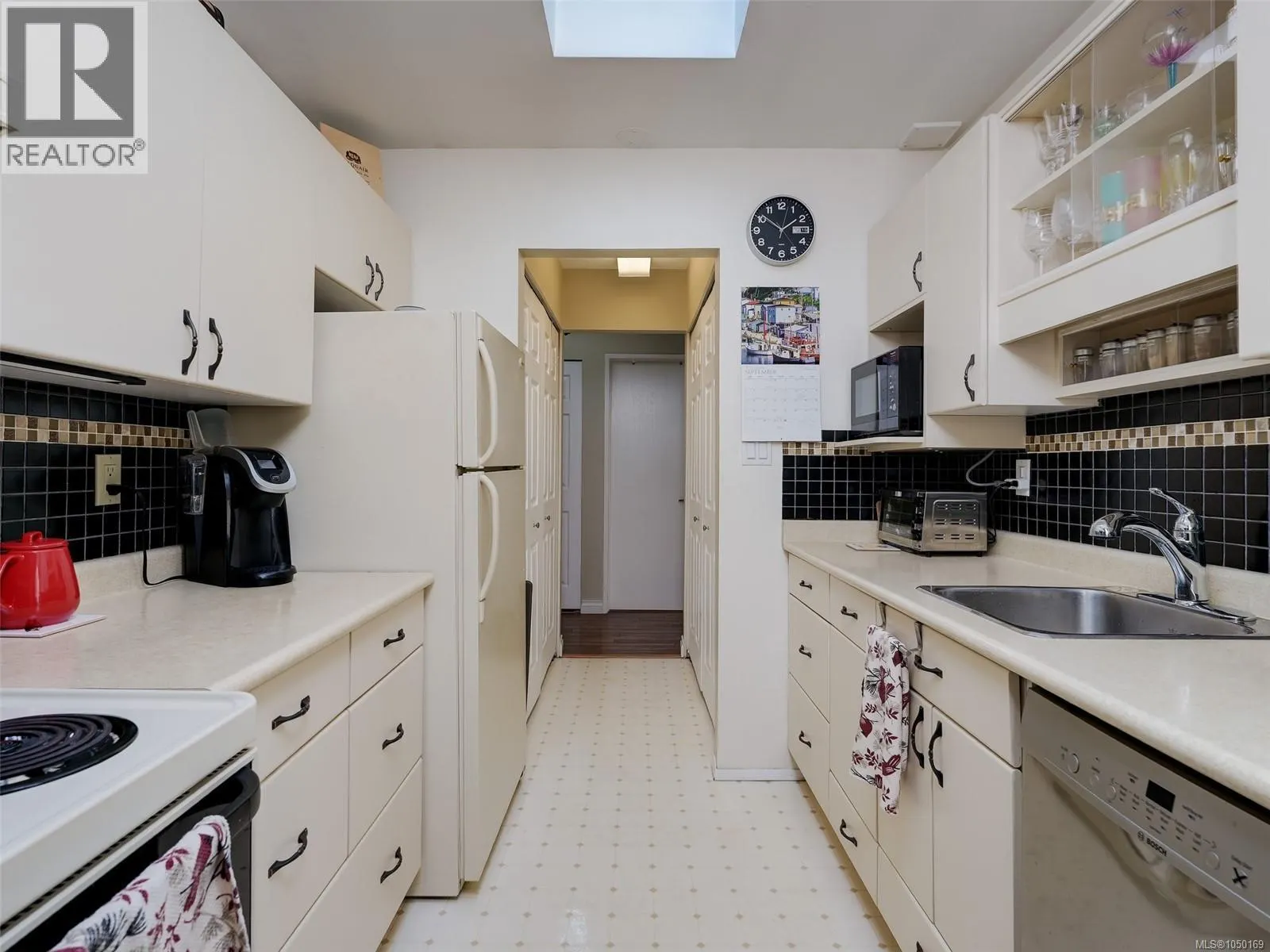 312 3962 Cedar Hill Rd