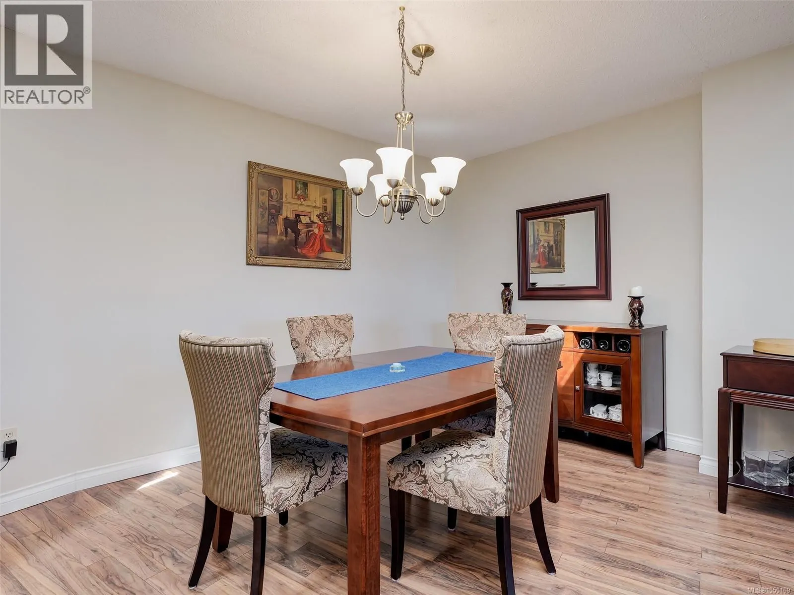 312 3962 Cedar Hill Rd