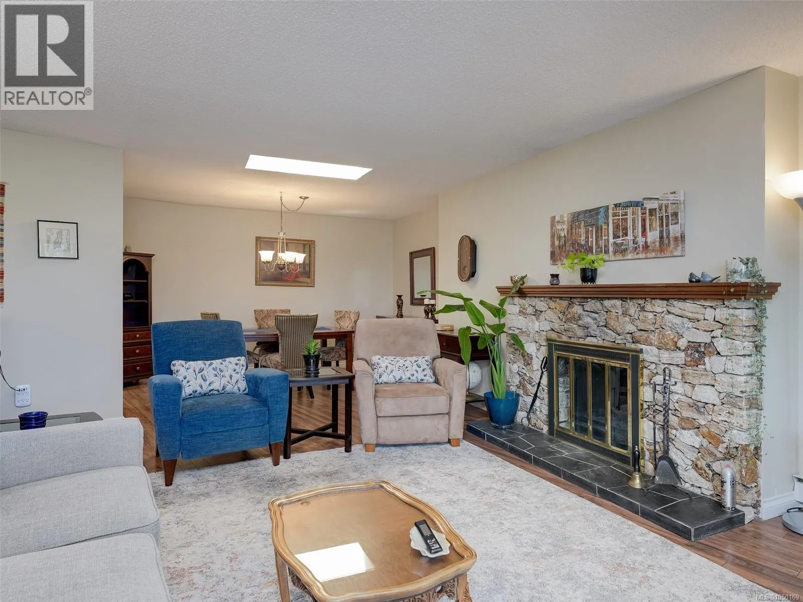 312 3962 Cedar Hill Rd