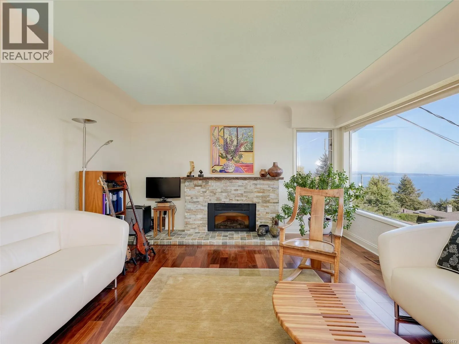 916 Claremont Ave