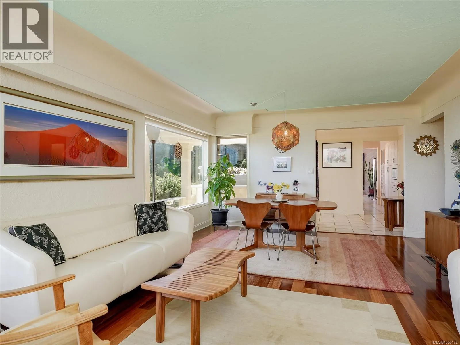 916 Claremont Ave