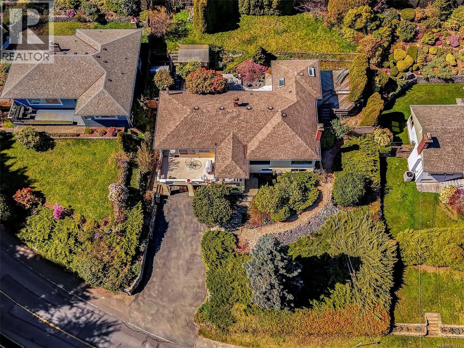 916 Claremont Ave