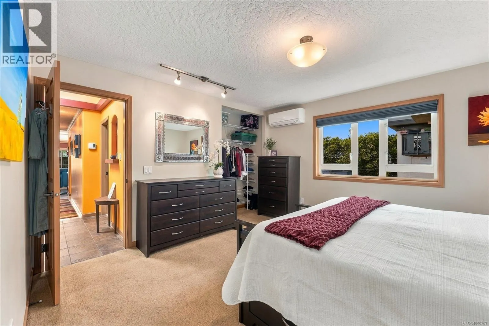 303 1158 Fairfield Rd