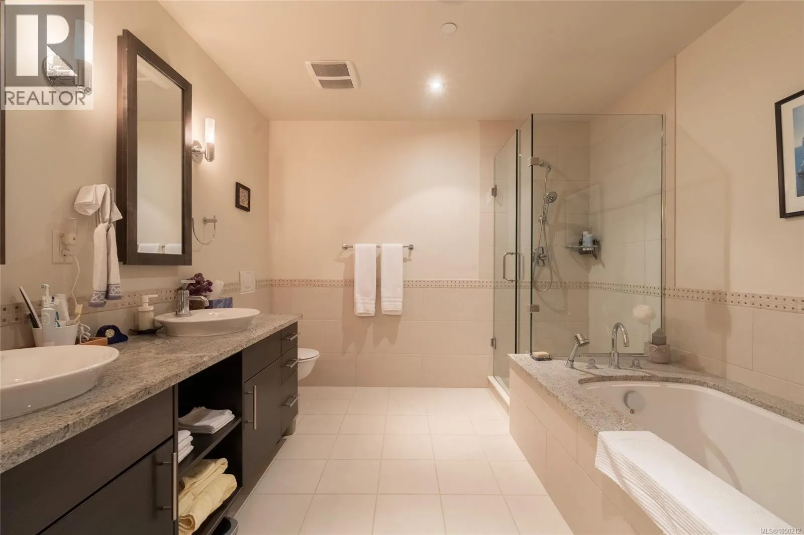 106 847 Dunsmuir Rd