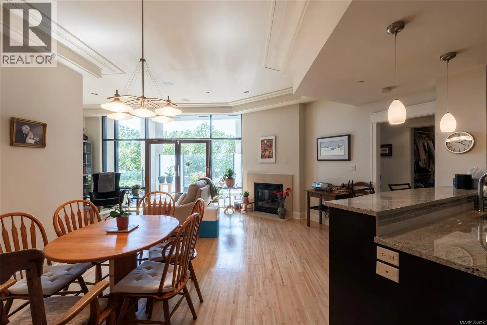 106 847 Dunsmuir Rd