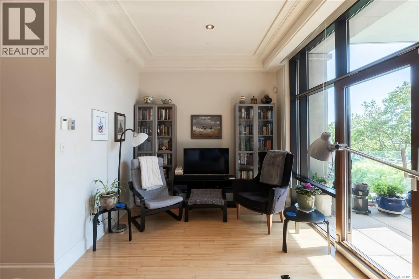 106 847 Dunsmuir Rd