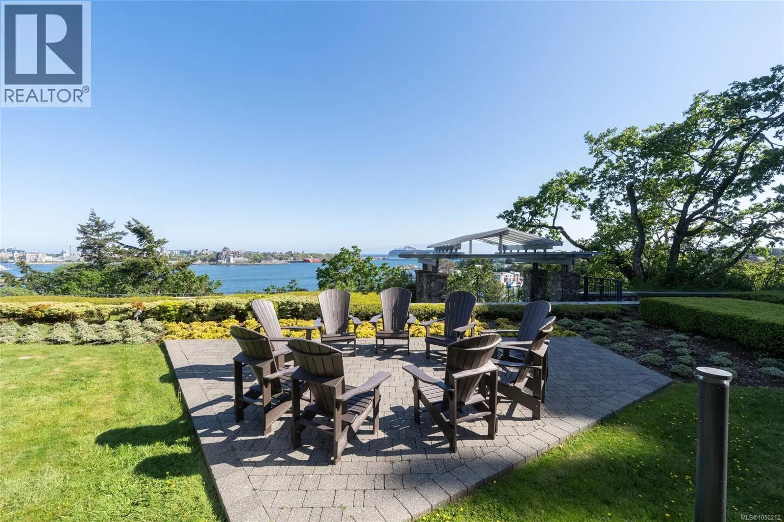 106 847 Dunsmuir Rd