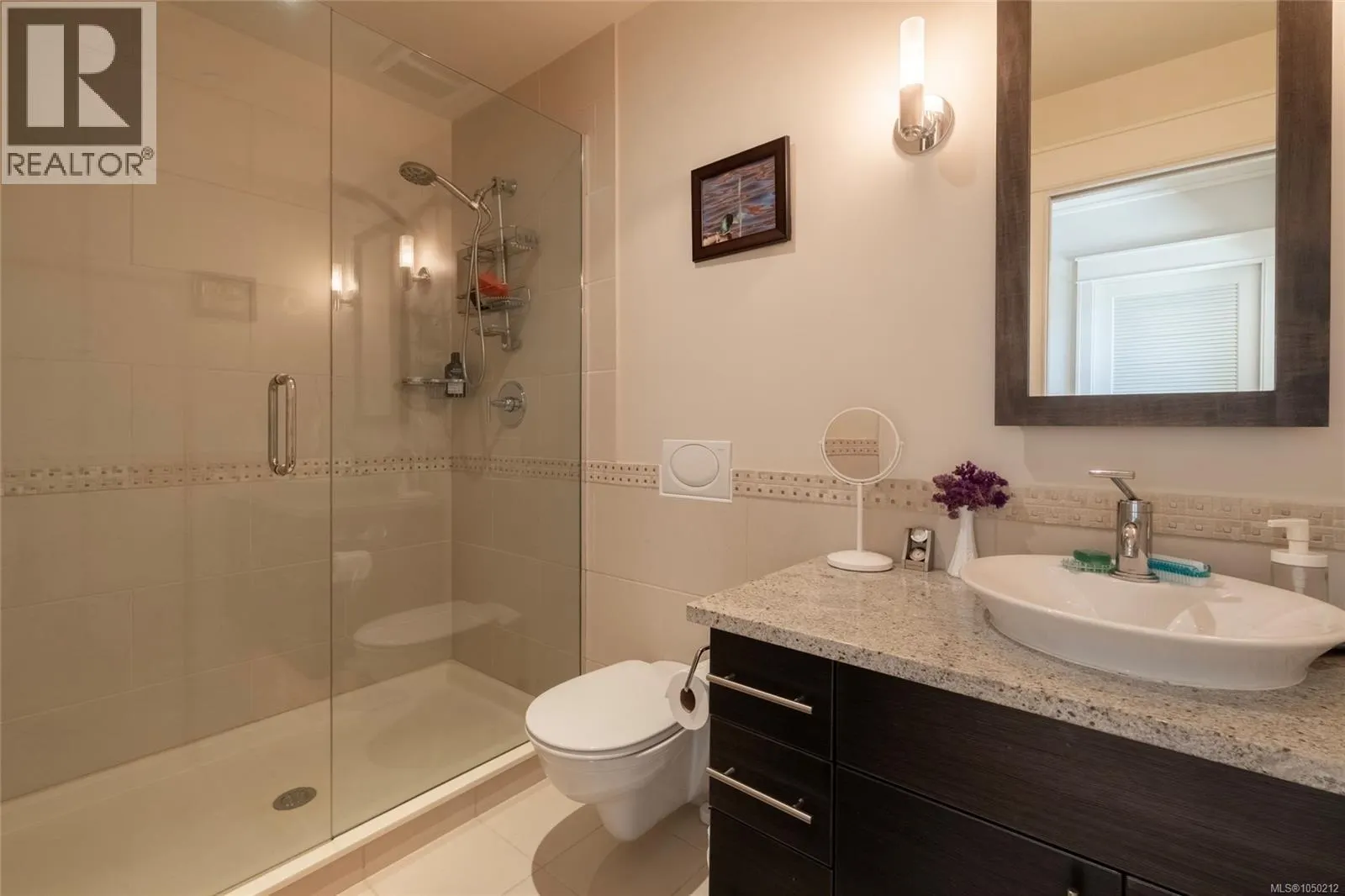 106 847 Dunsmuir Rd