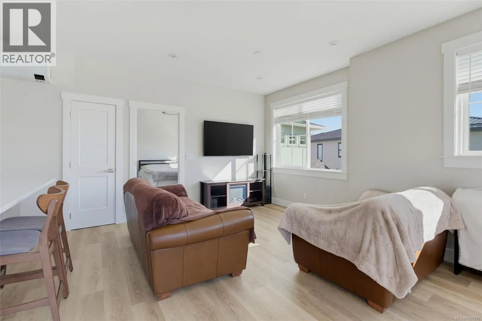 2379 Lairds Gate