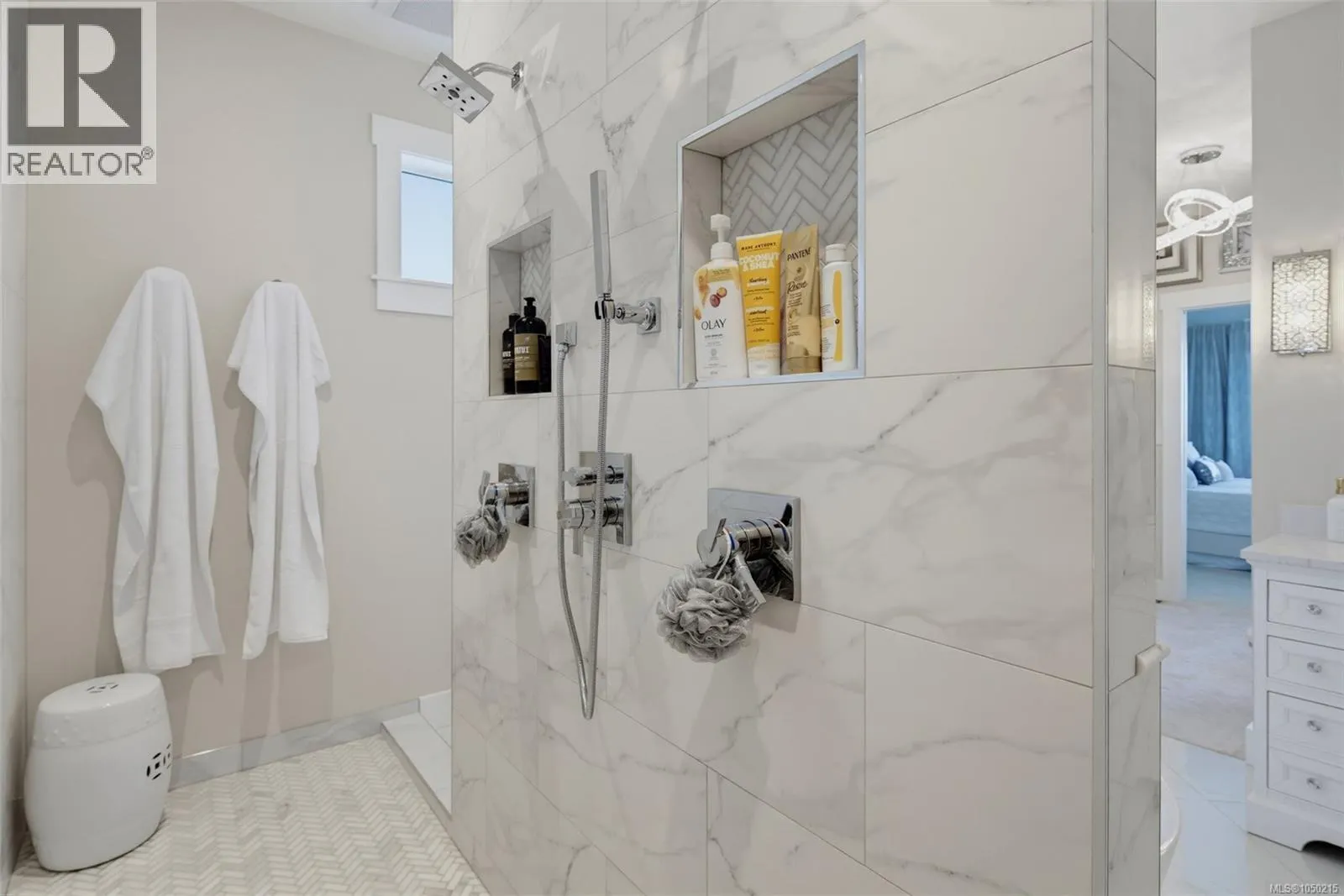 2379 Lairds Gate