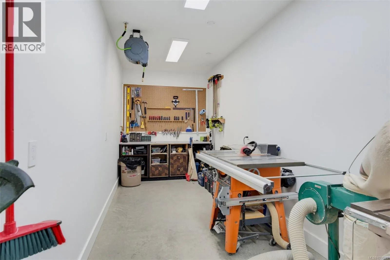 2379 Lairds Gate