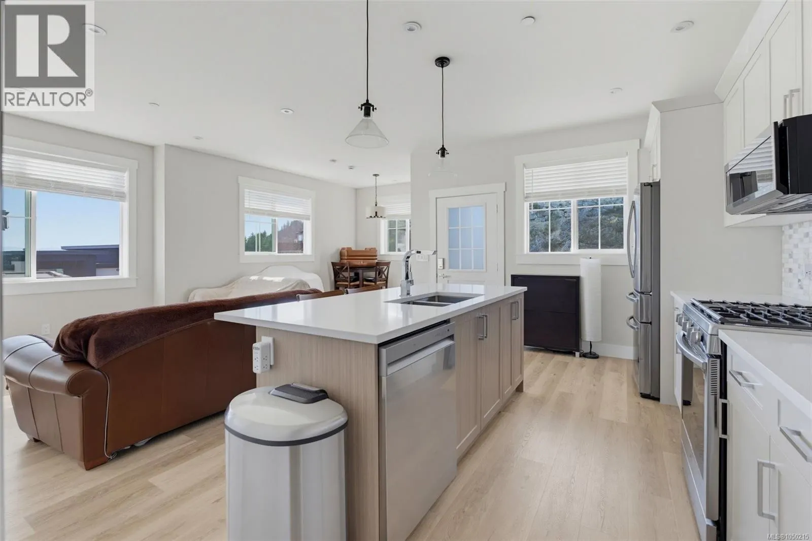 2379 Lairds Gate
