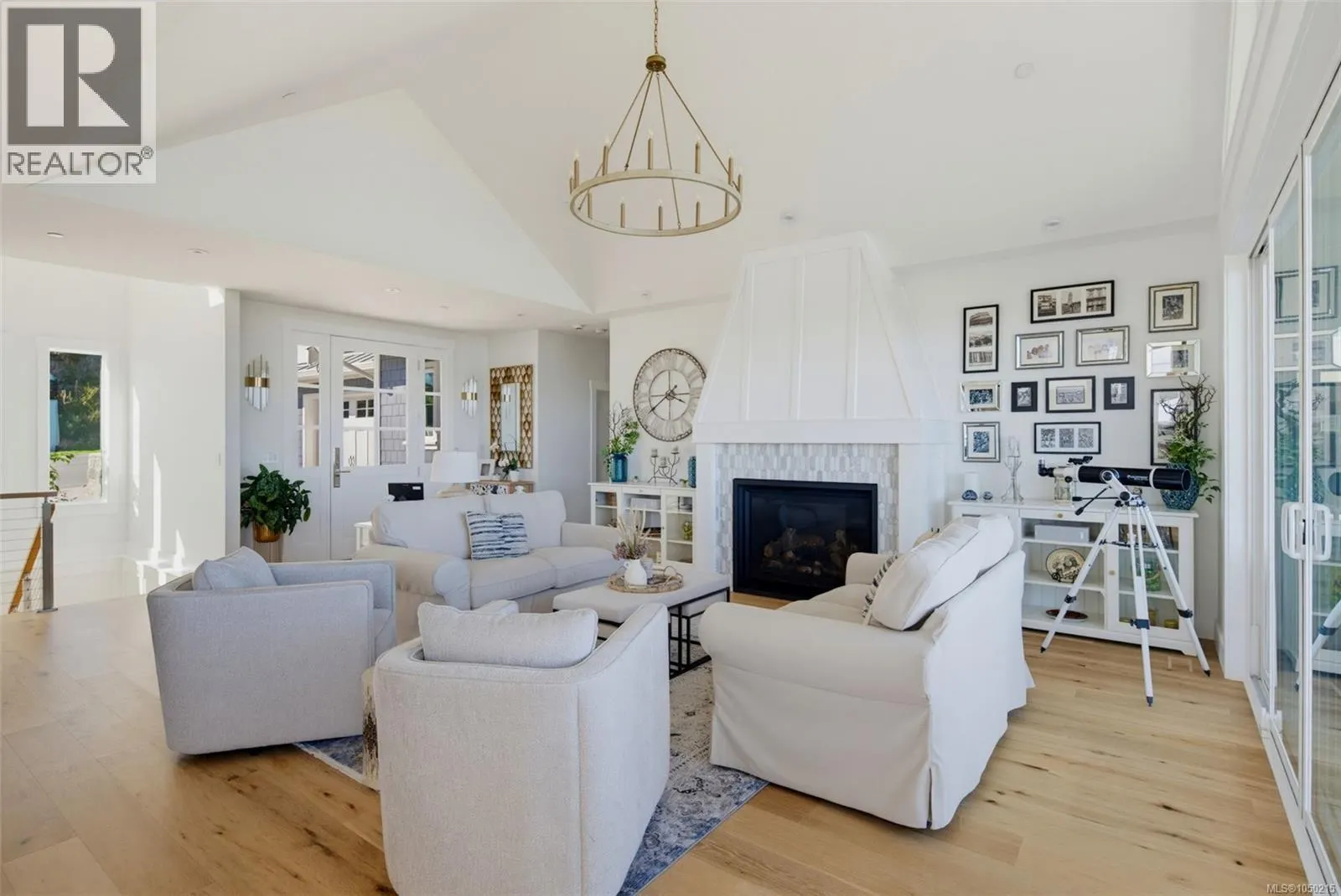 2379 Lairds Gate