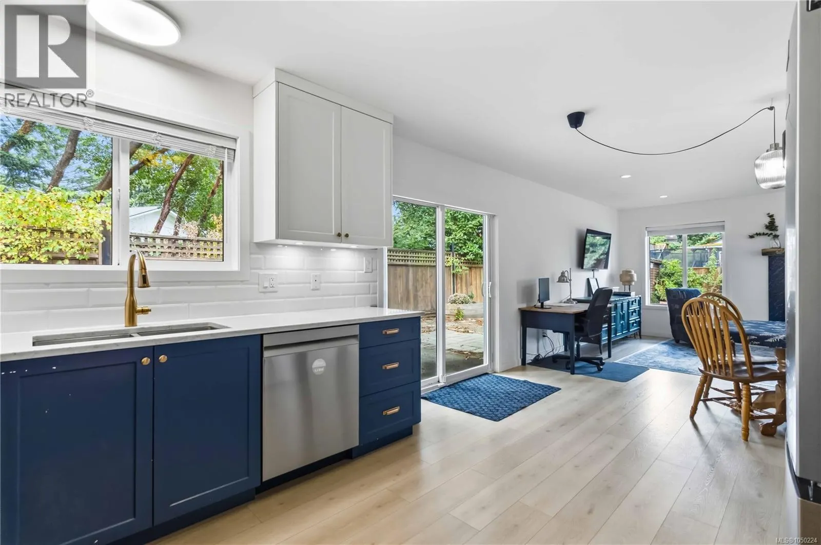 B 2319 Sooke Rd
