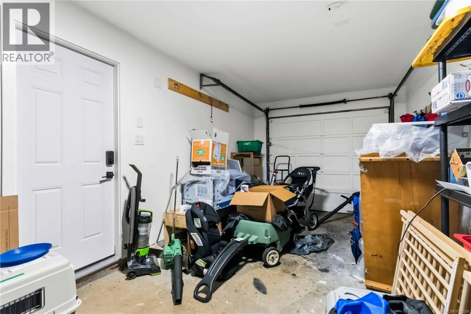 B 2319 Sooke Rd