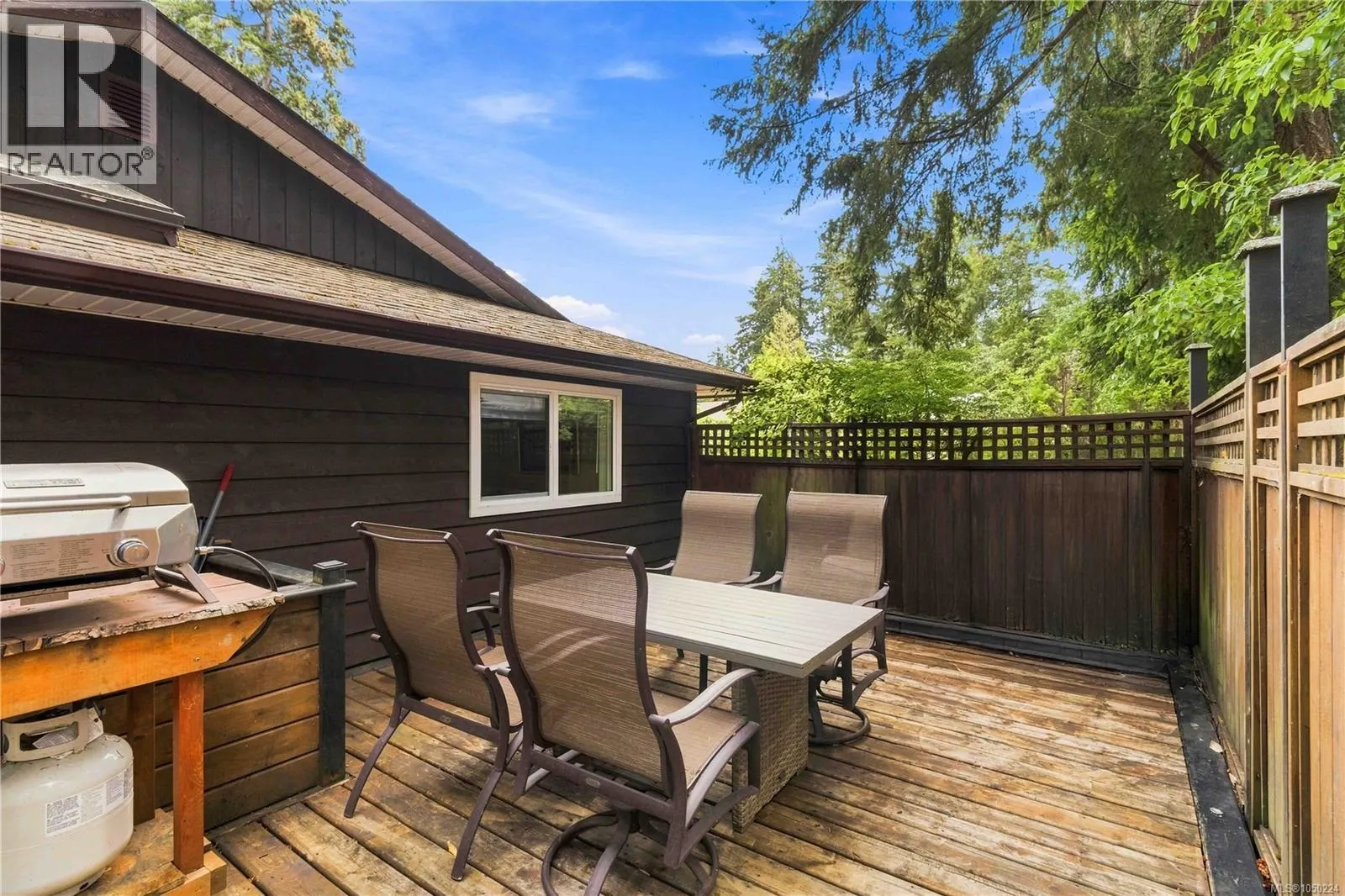 B 2319 Sooke Rd