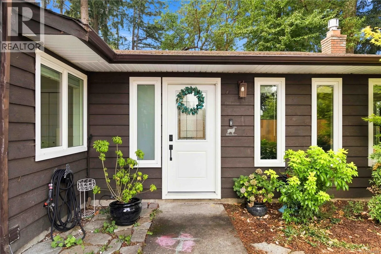 B 2319 Sooke Rd