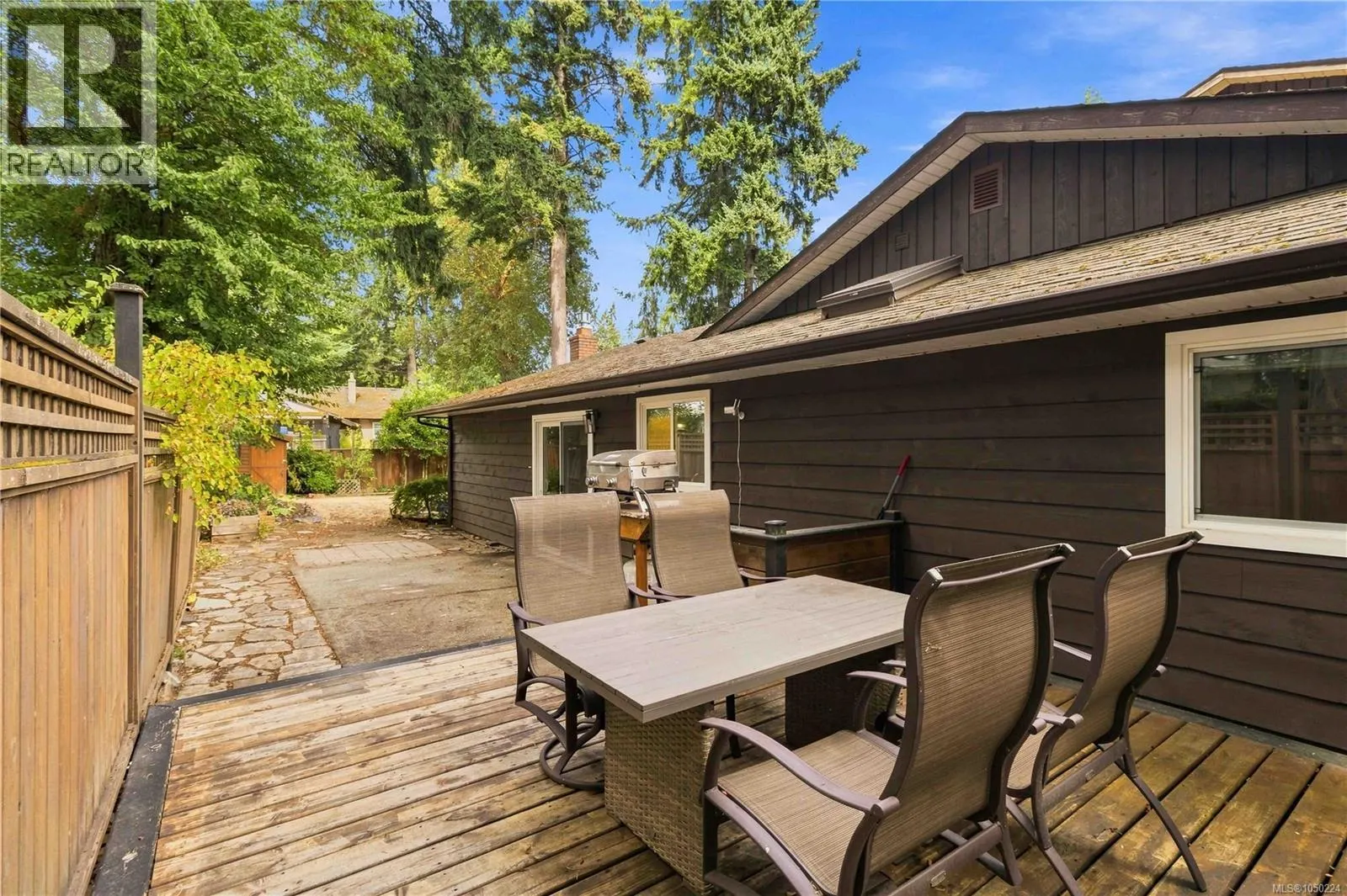 B 2319 Sooke Rd