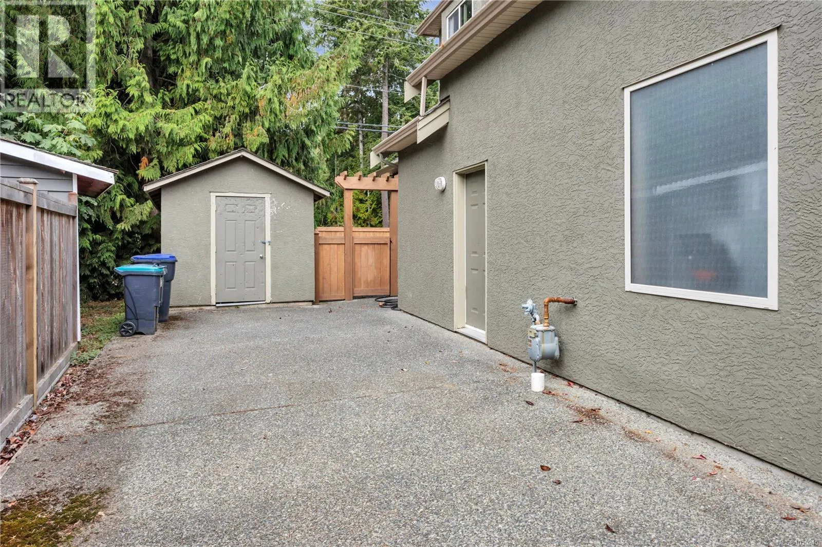 901 Savary Dr
