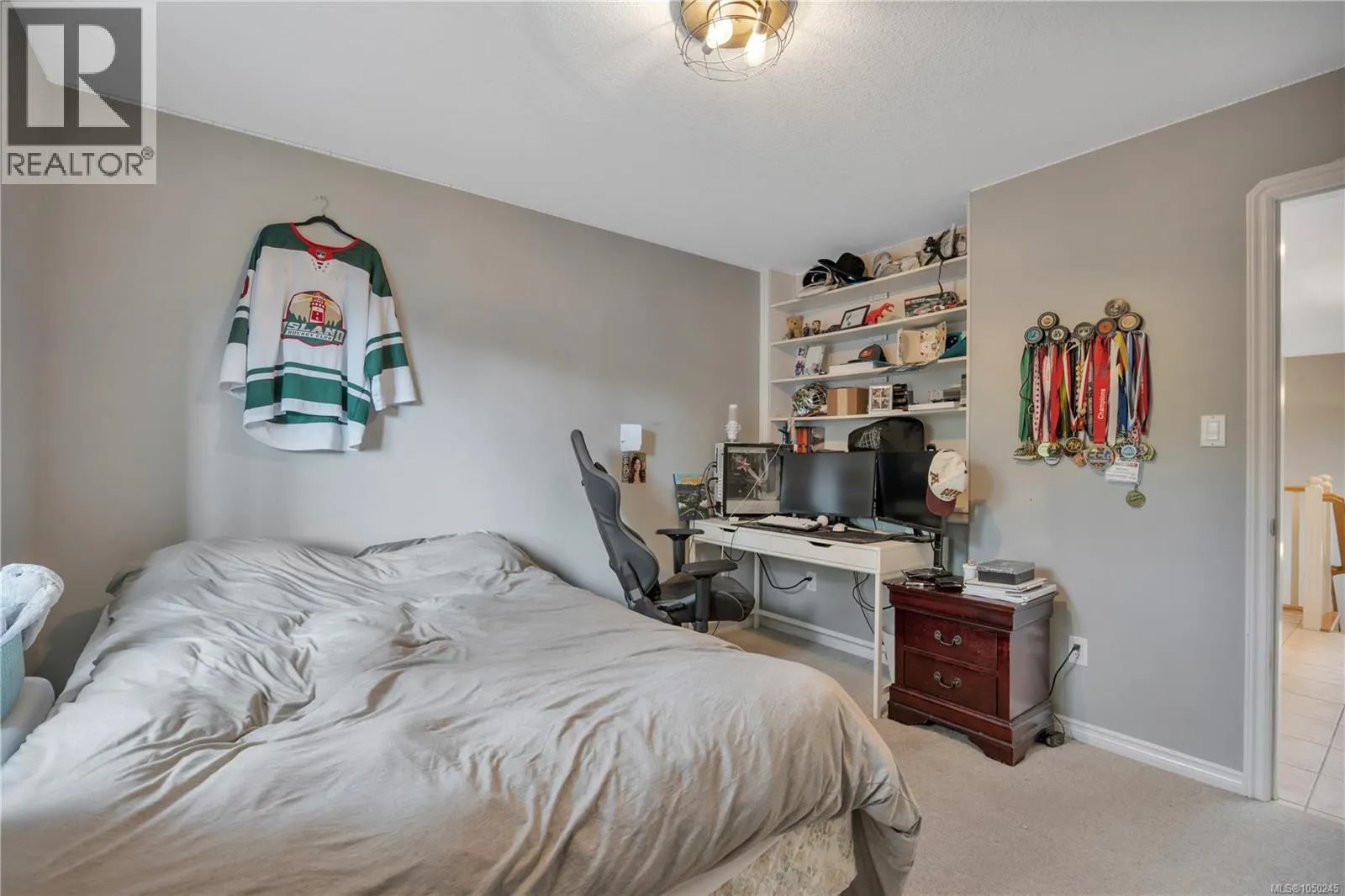 901 Savary Dr