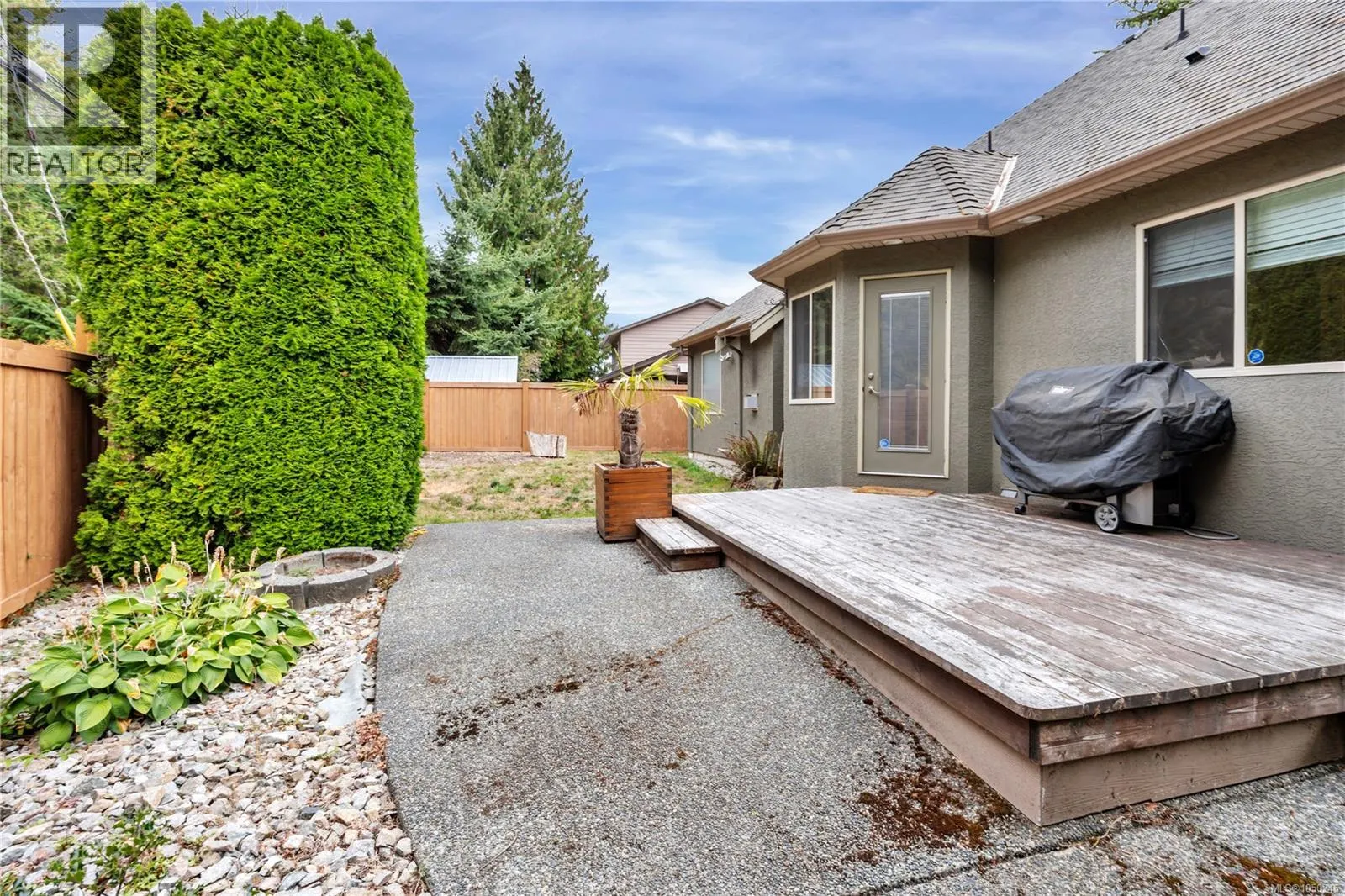 901 Savary Dr