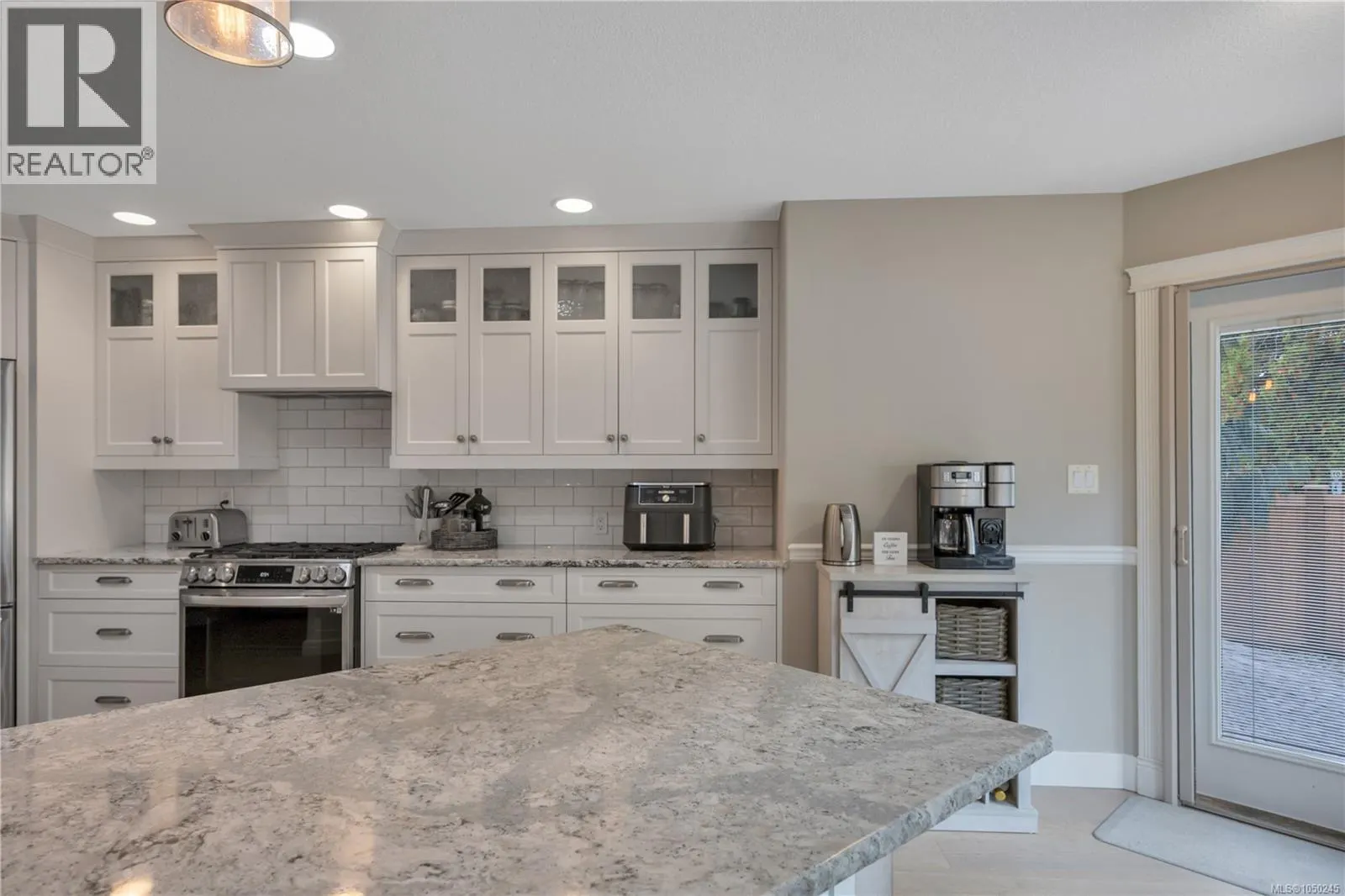 901 Savary Dr