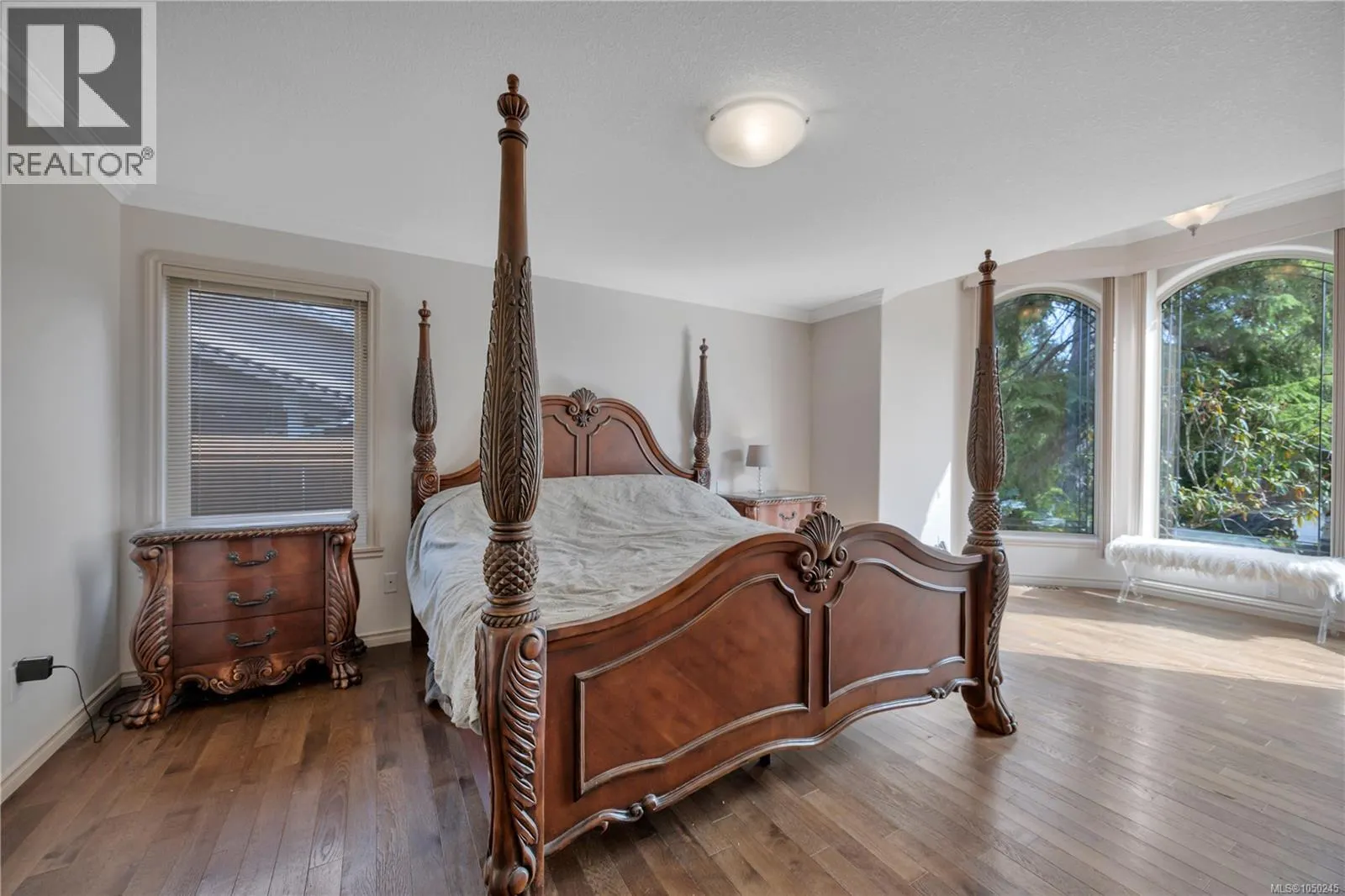 901 Savary Dr