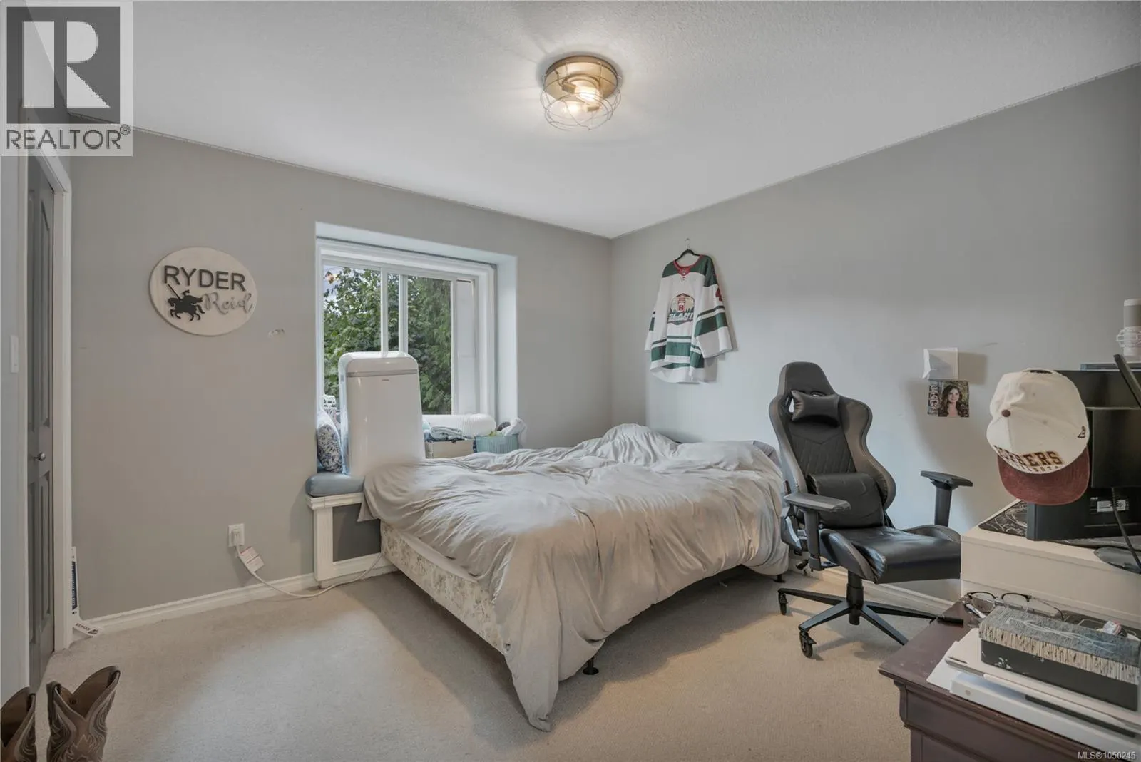 901 Savary Dr